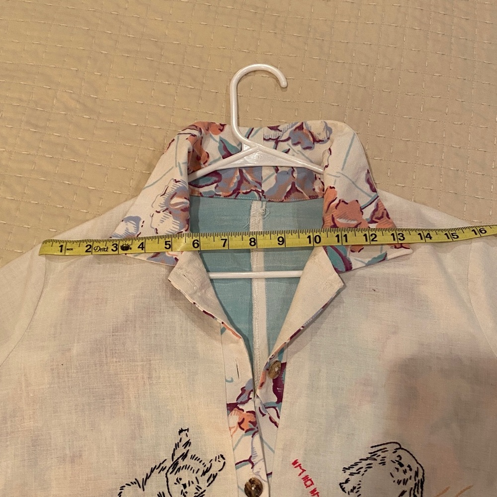 White Handmade Blouse Cat and Dog Embroidered - Picture 9 of 13